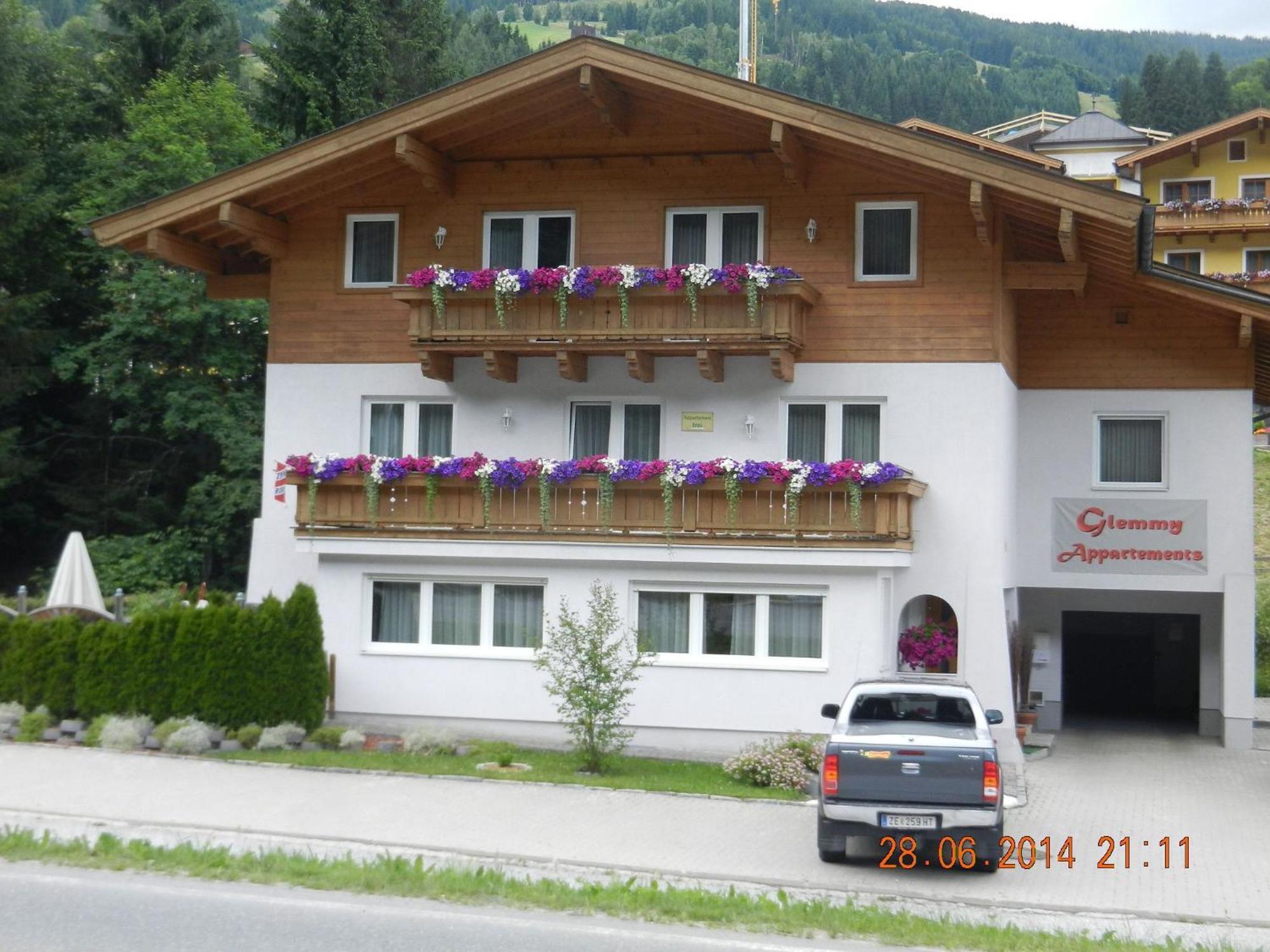 Glemmy Appartements Inkl Sommercard Viehhofen Bilik gambar